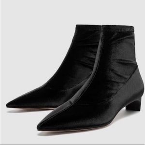 Black Velvet boots size 38